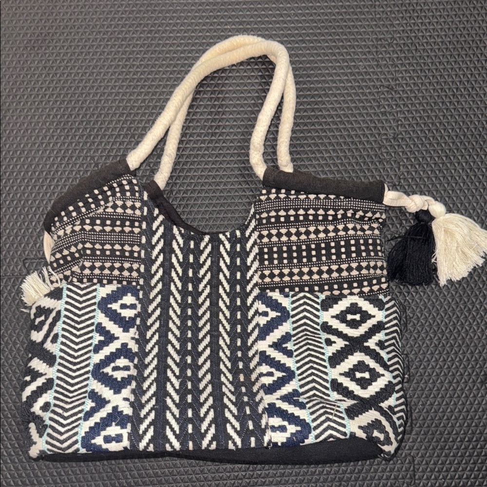 Elizabeth and James Black and Cream Geometric Tote